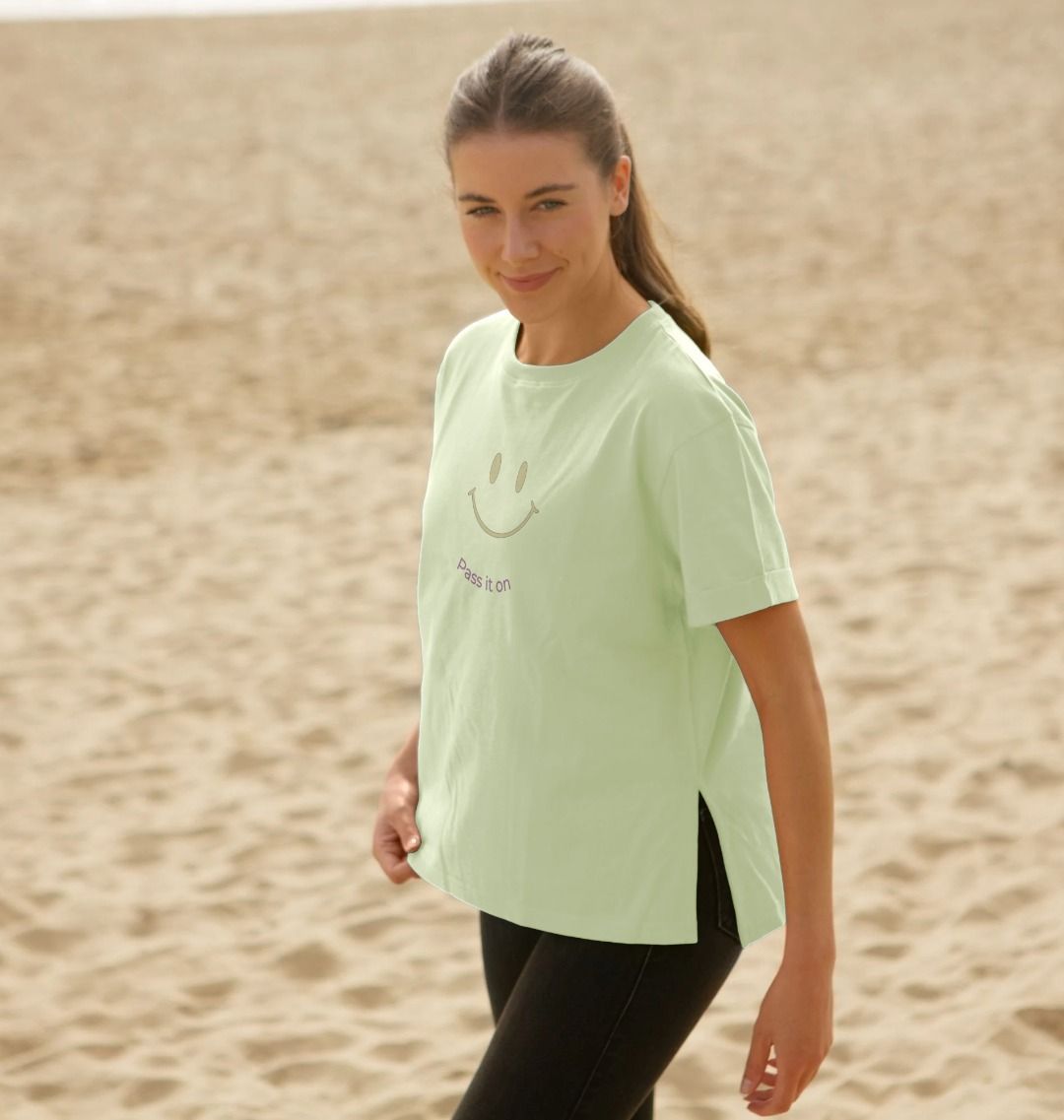 Pass it on Smiley Face | Women's Relaxed fit T-shirt