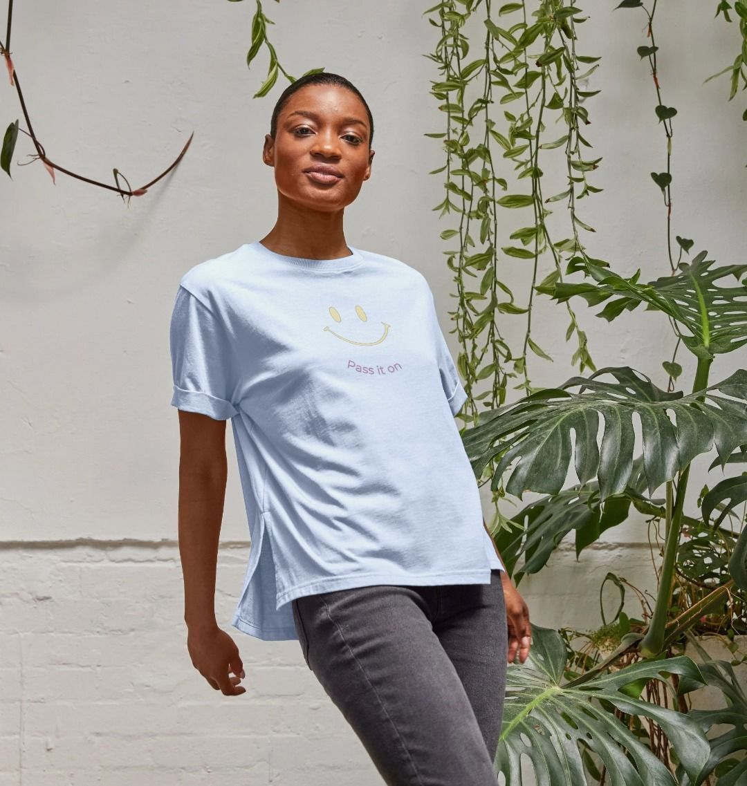 Pass it on Smiley Face | Women's Relaxed fit T-shirt