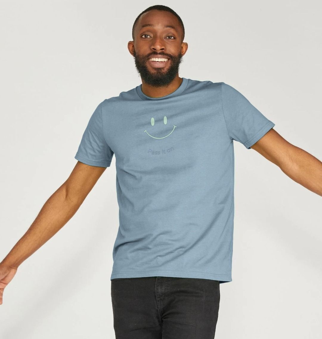 Pass it on smiley face - Men's Recyclable Organic Cotton Tee