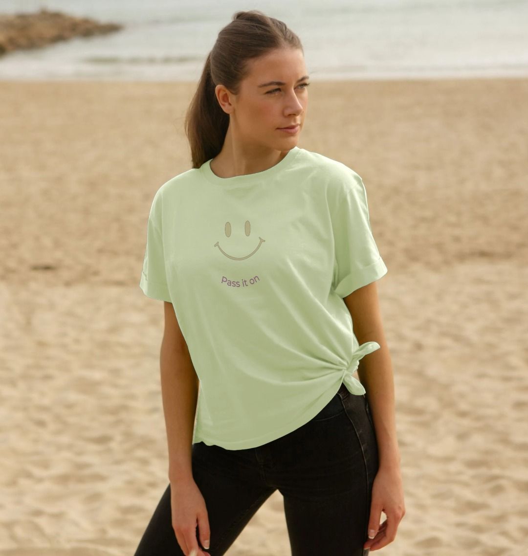 Pass it on Smiley Face | Women's Relaxed fit T-shirt